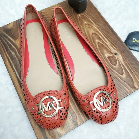 Michael Kors Shoes - Michael Kors Fulton Peach Leather Ballet Flats 8.5